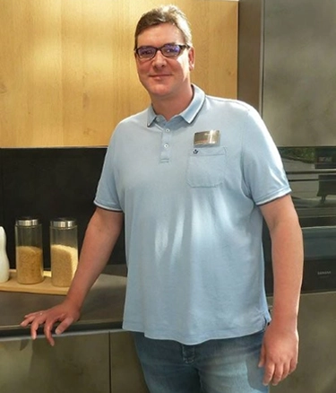 Mitarbeiter Daniel Wagner der küchenmacher