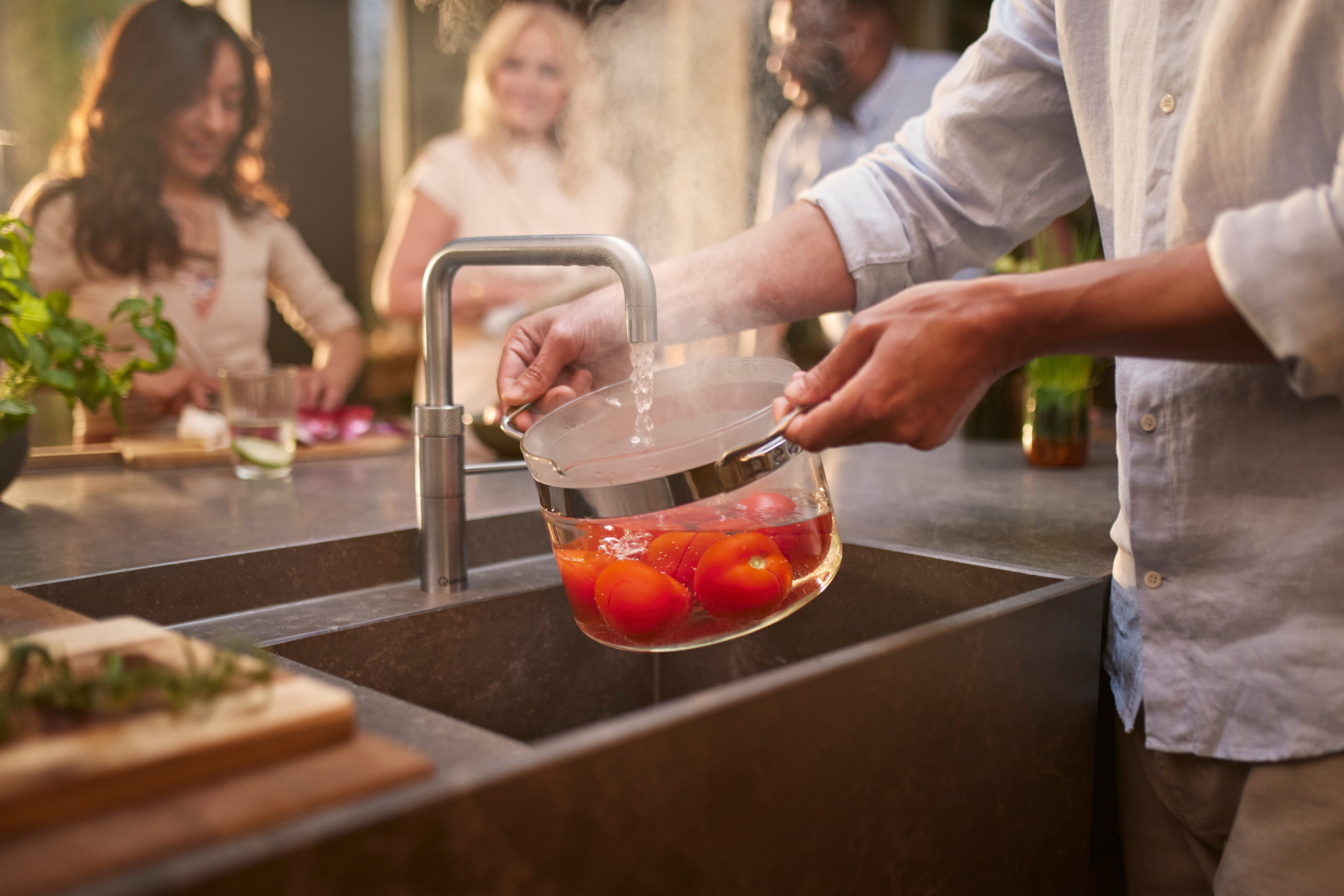 Quooker Kochendwasserhahn in moderner Küche